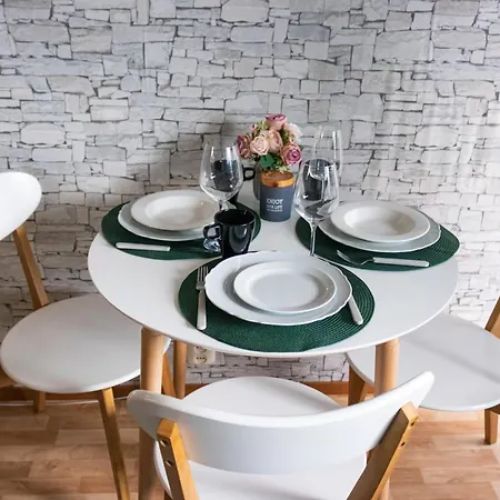 דירה Stylish Urban Escape In