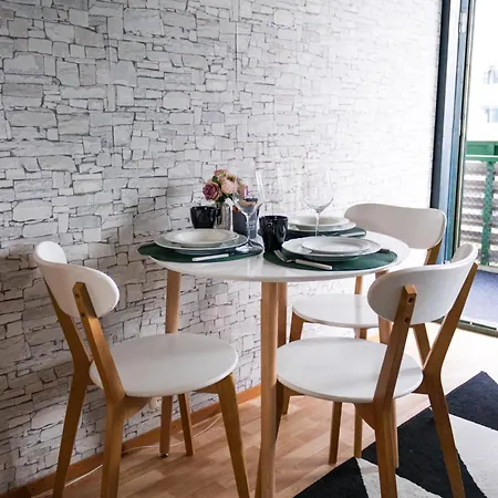 Stylish Urban Escape In Apartmán *