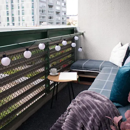 Stylish Urban Escape In Apartmán